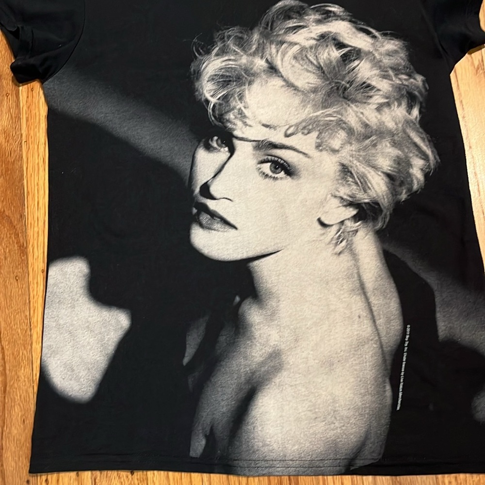very special pattern tee - Picture 5 of 6